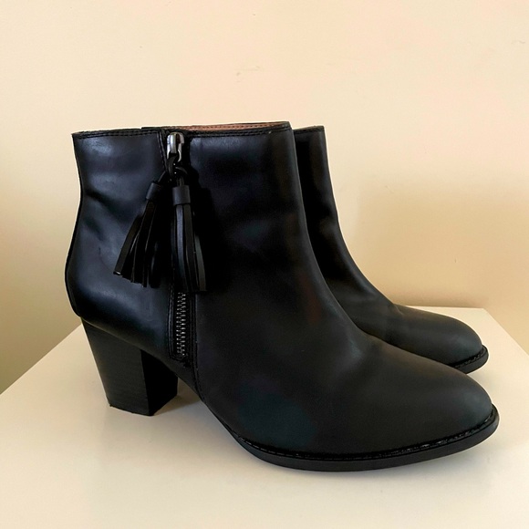Women’s Genuine Black Leather Vionic Ankle Boots Booties Size 10 - Picture 1 of 9